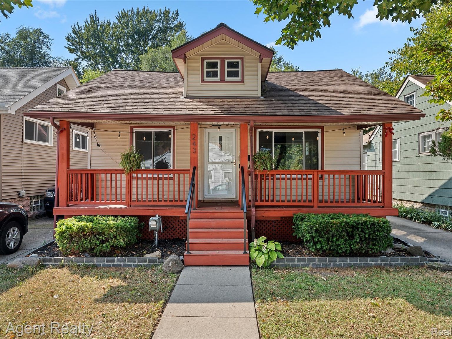 243 Edgewood Pl Ferndale, MI 48220 - Thumbnail 3