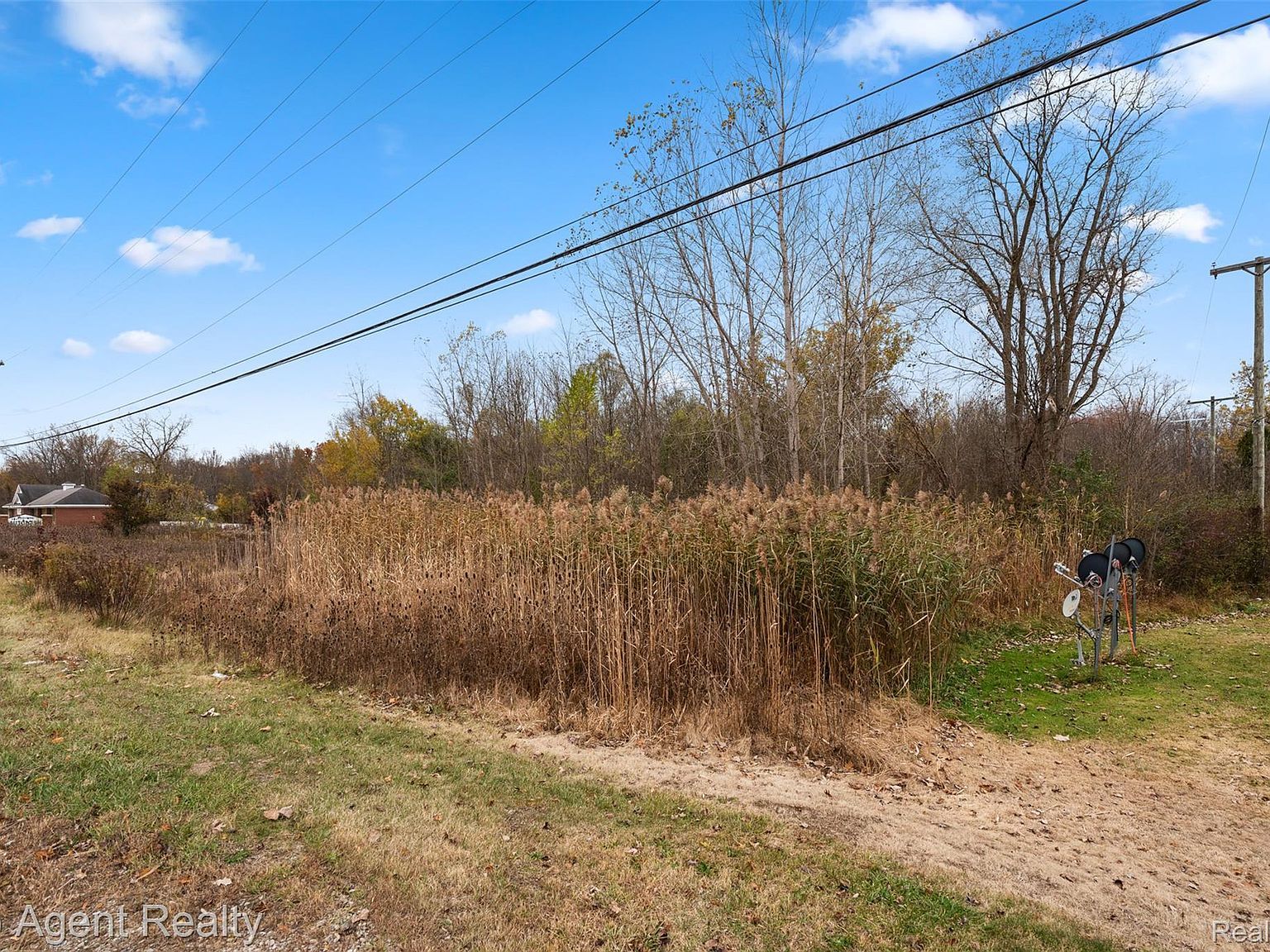 433 Rochester Rd Leonard, MI 48367 - Thumbnail 3