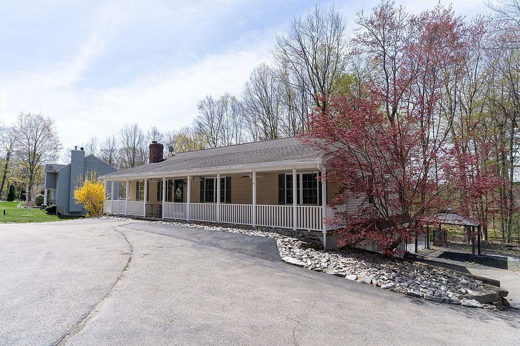 13 Brown St North Brookfield, MA 01535 - Thumbnail 3