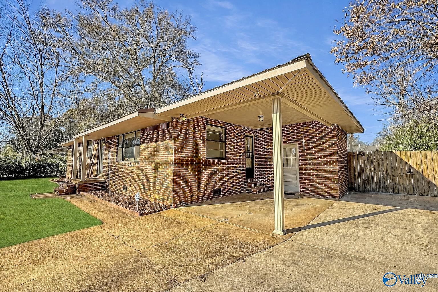 703 Hereford Dr Athens, AL 35611 - Thumbnail 3