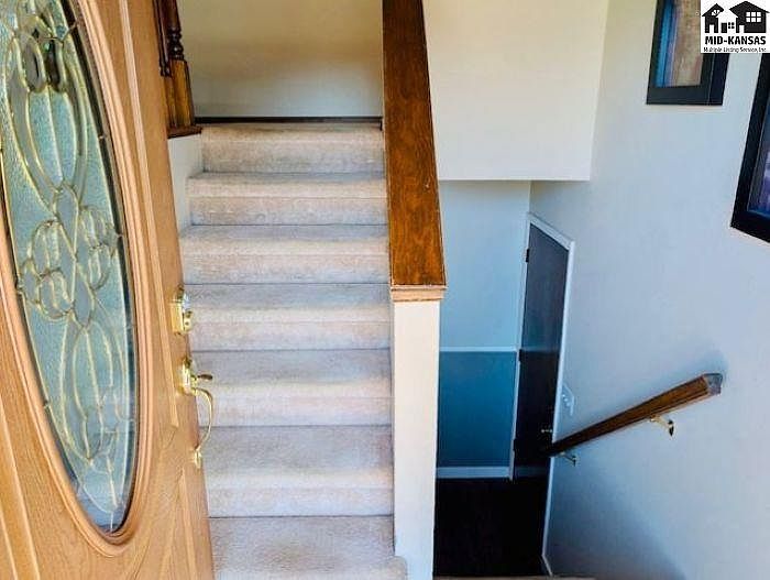 4108 Sherwood Dr Hutchinson, KS 67502 - Thumbnail 3