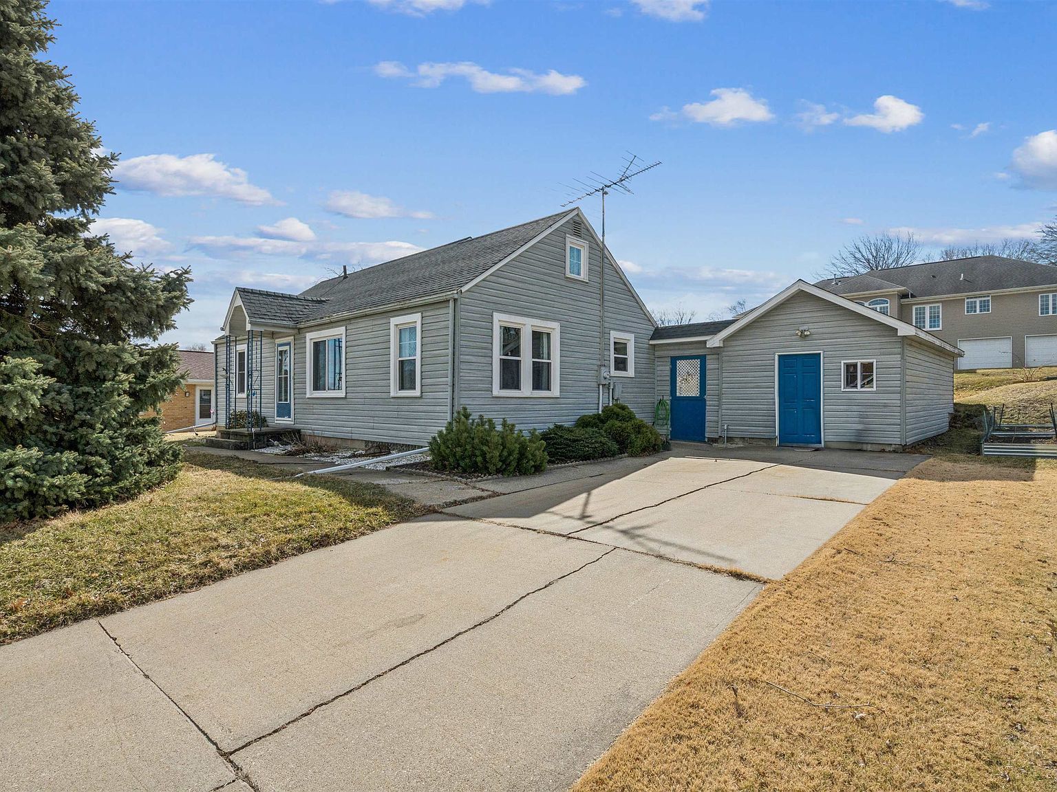 607 5th Ave SW Cascade, IA 52033 - Thumbnail 3