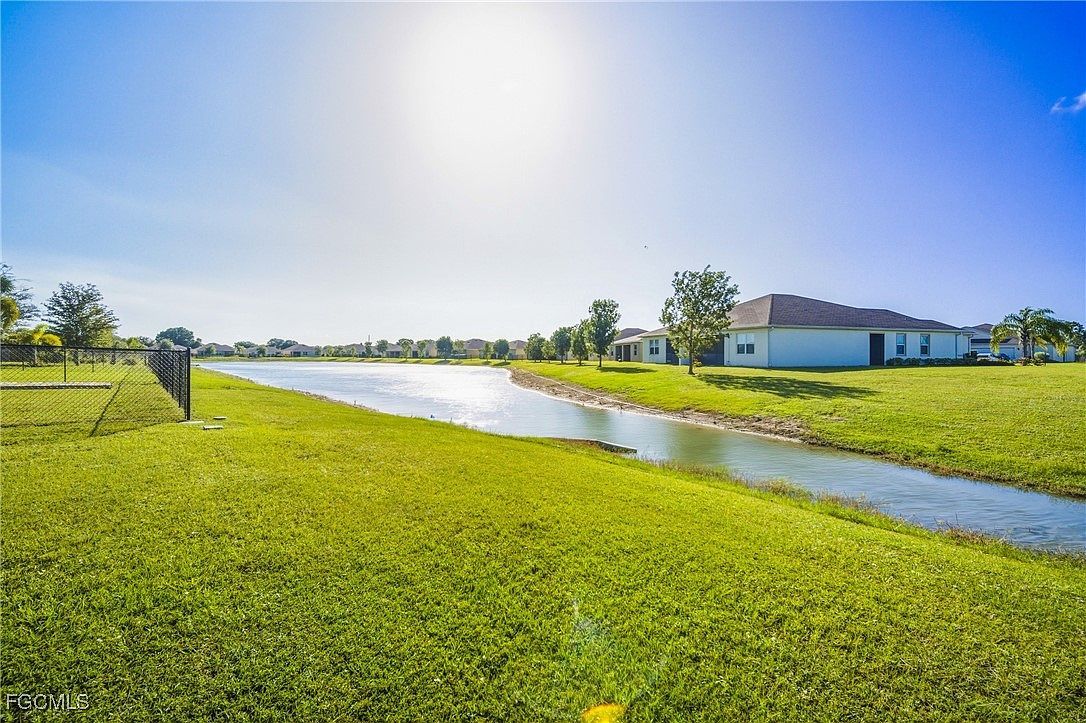 10501 Crossback Ln Lehigh Acres, FL 33936 - Thumbnail 3