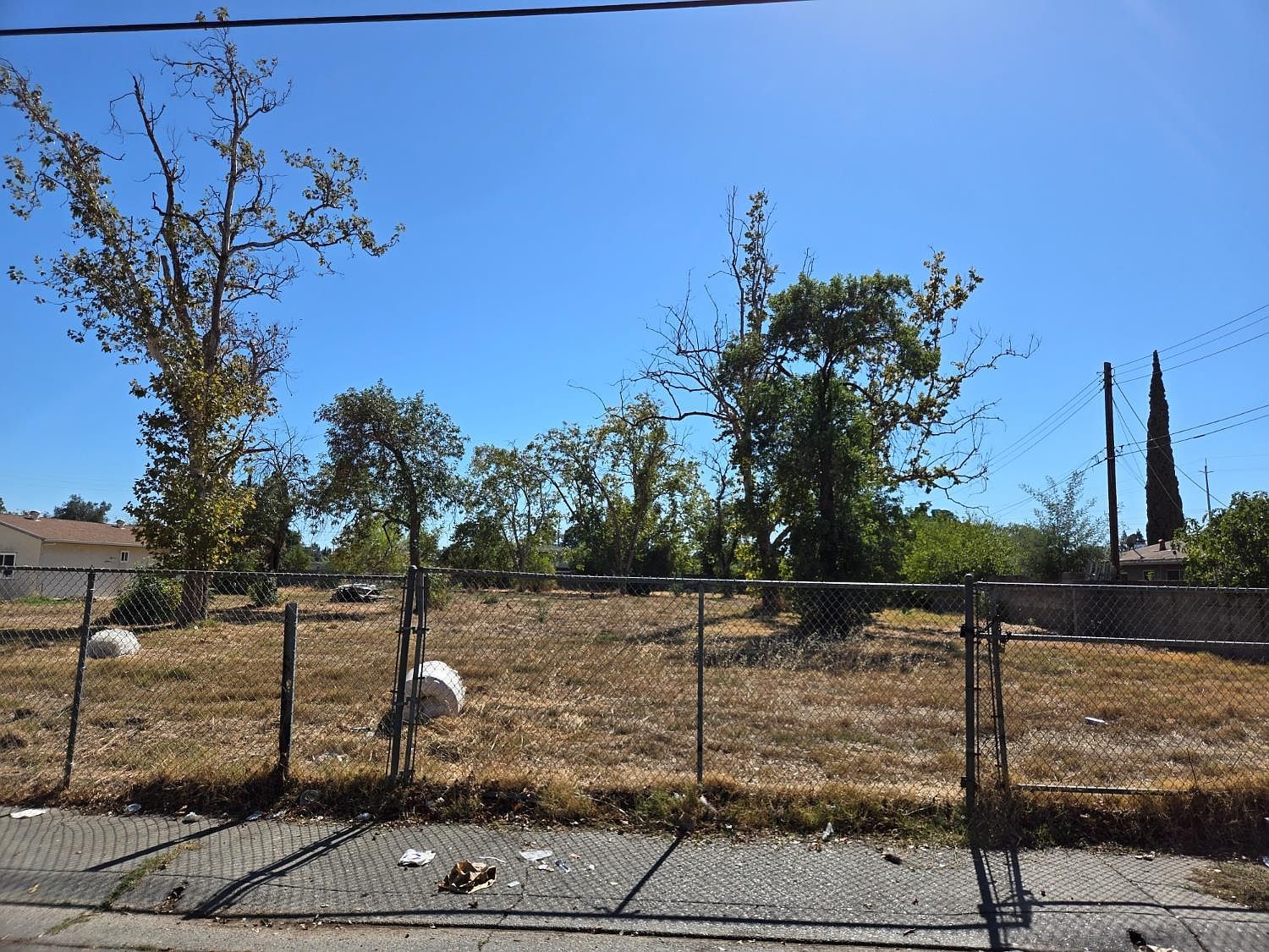 2740 29th Ave Sacramento, CA 95820 - Thumbnail 3