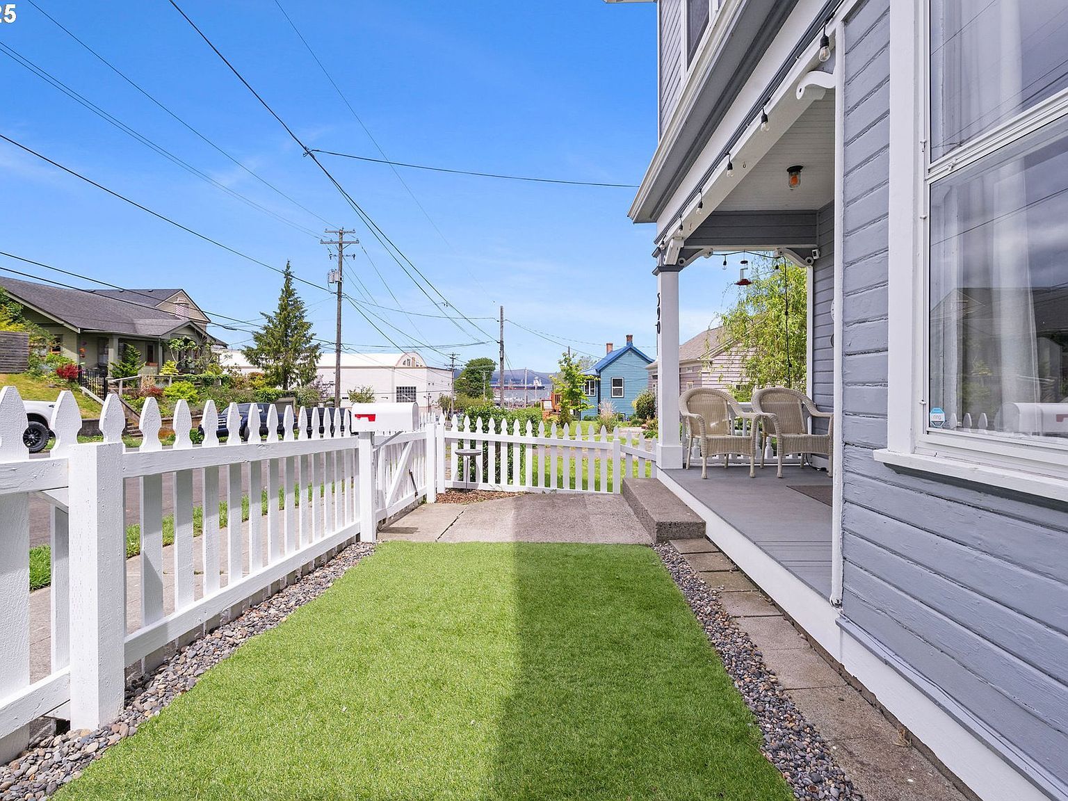 590 17th St Astoria, OR 97103 - Thumbnail 3