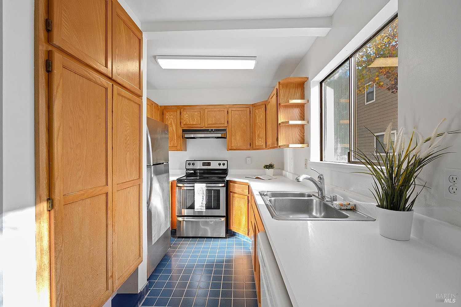 2125 W Steele Ln Santa Rosa, CA 95403 - Thumbnail 3