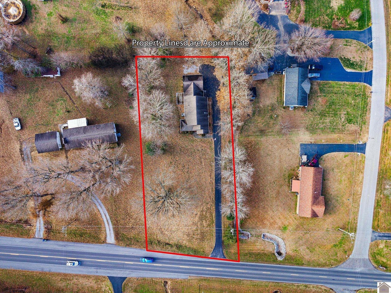 1532 Oak Park Blvd Calvert City, KY 42029 - Thumbnail 3