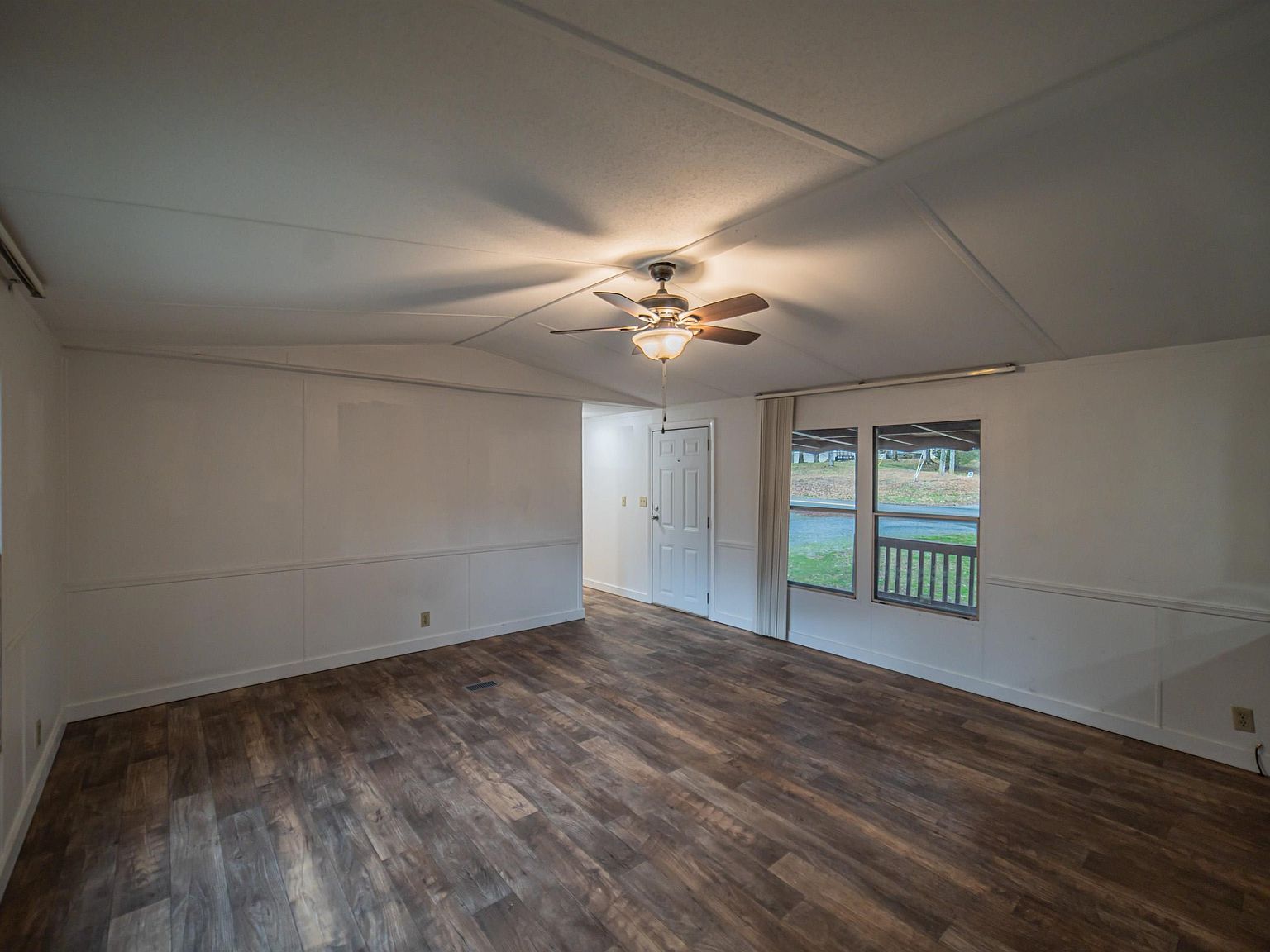 1429 State Route 1271 Kuttawa, KY 42055 - Thumbnail 3