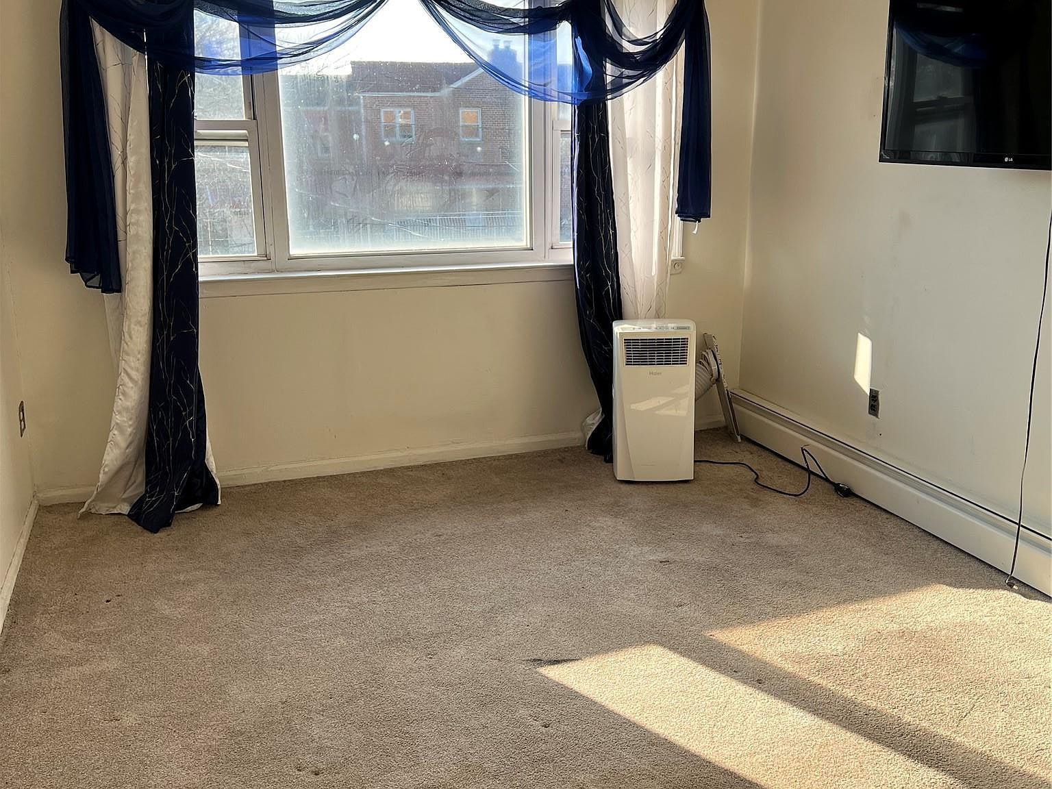 1461 E 233rd St Bronx, NY 10466 - Thumbnail 3