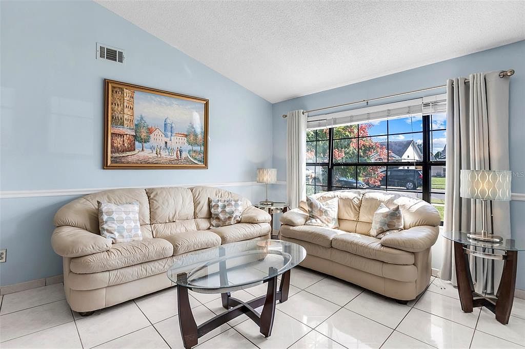 1541 Amherst Ln Kissimmee, FL 34744 - Thumbnail 3