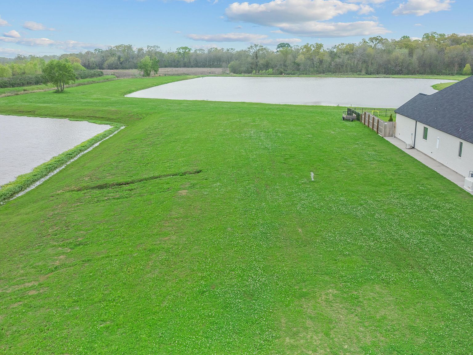 103 Sugar Cane Palm Cir Youngsville, LA 70592 - Thumbnail 3