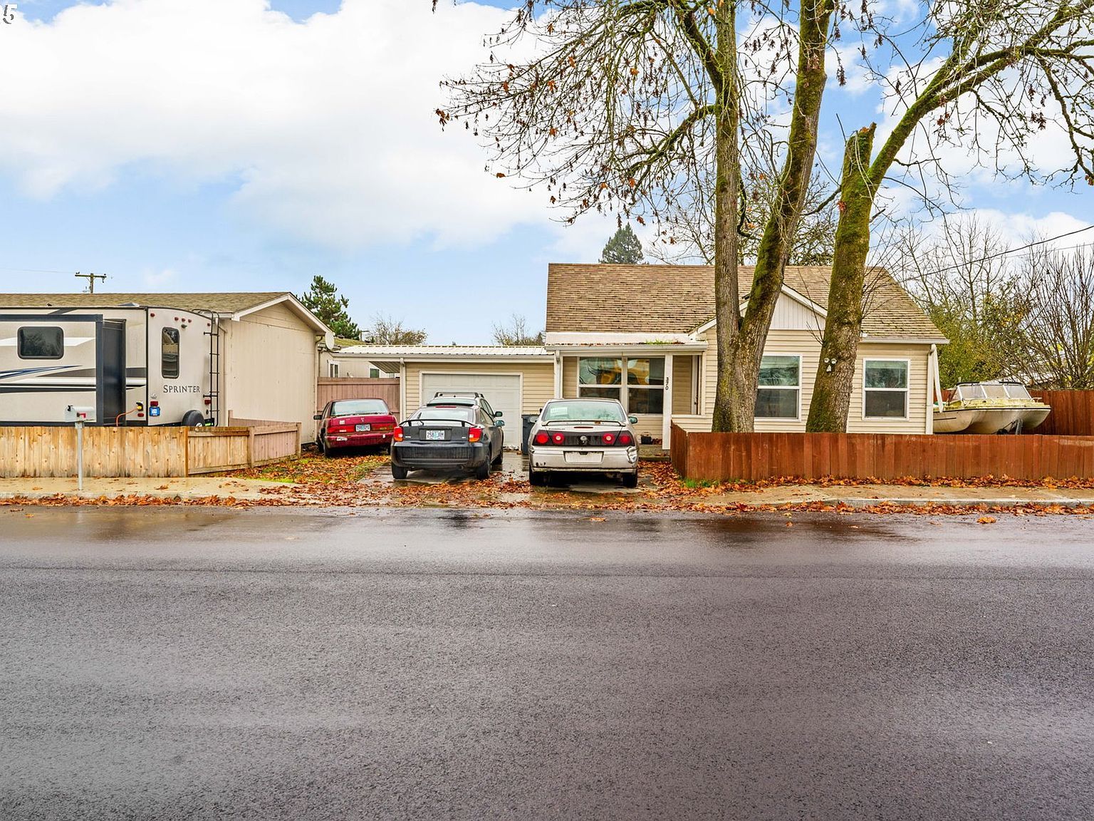 370 S 6th St Harrisburg, OR 97446 - Thumbnail 3