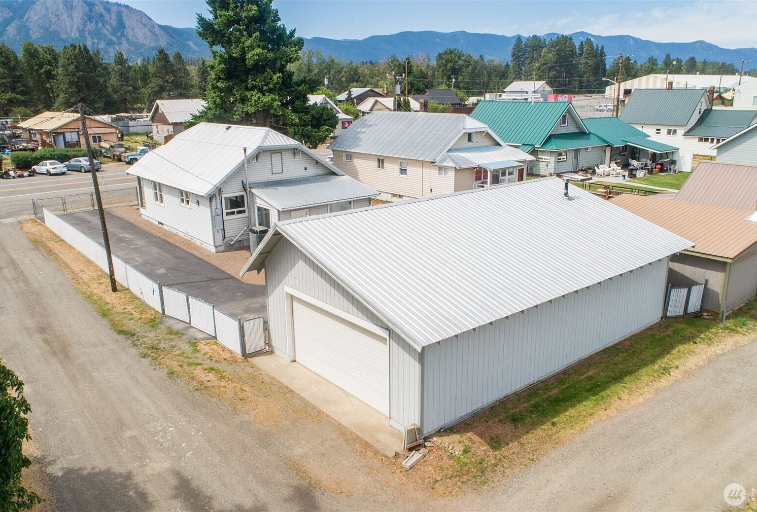819 E 1st St Cle Elum, WA 98922 - Thumbnail 3
