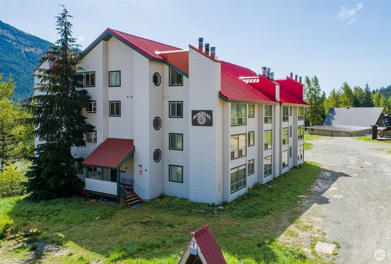221 E Hyak Dr #302 Snoqualmie Pass, WA 98068 - Thumbnail 3
