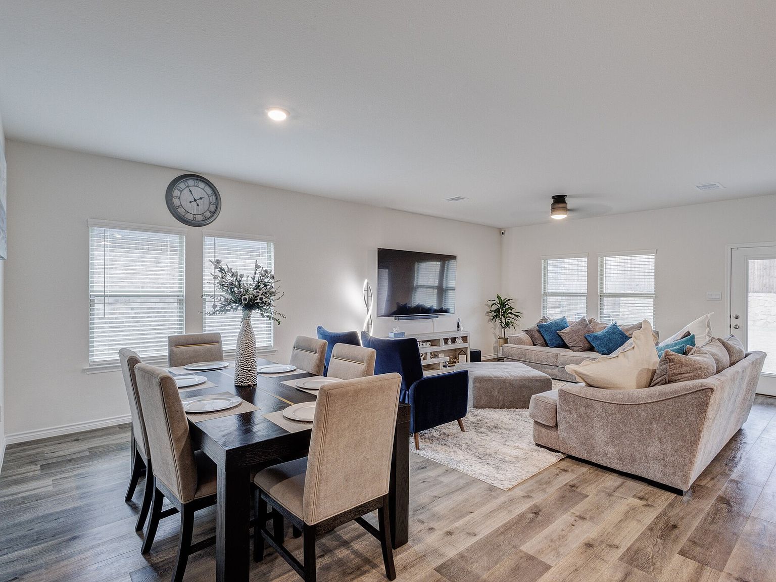 10305 Plumlee Ln Aubrey, TX 76227 - Thumbnail 3