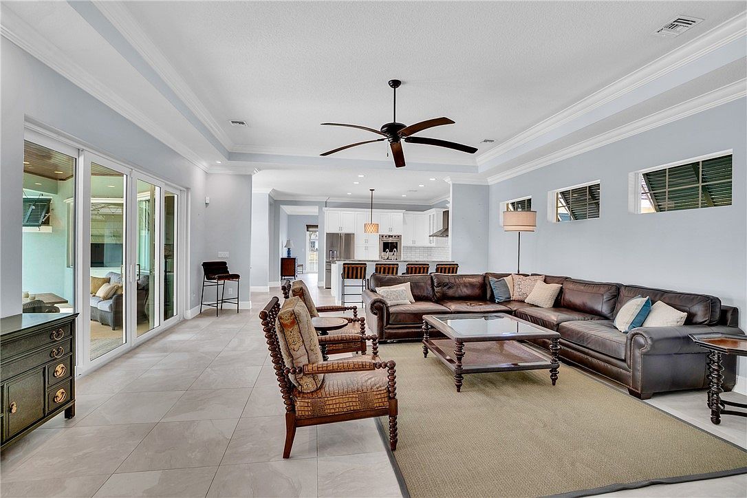 9205 Spring Time Dr Vero Beach, FL 32963 - Thumbnail 3