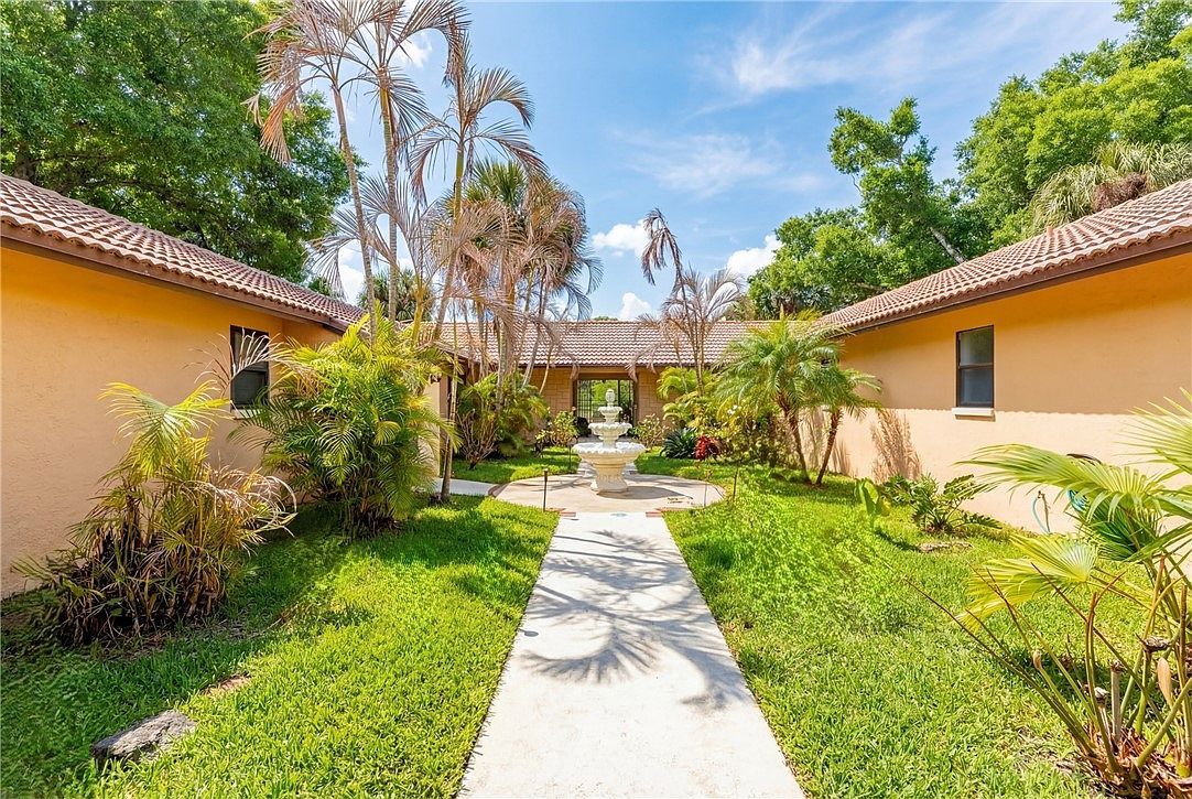 1939 77th Dr #2B Vero Beach, FL 32966 - Thumbnail 3