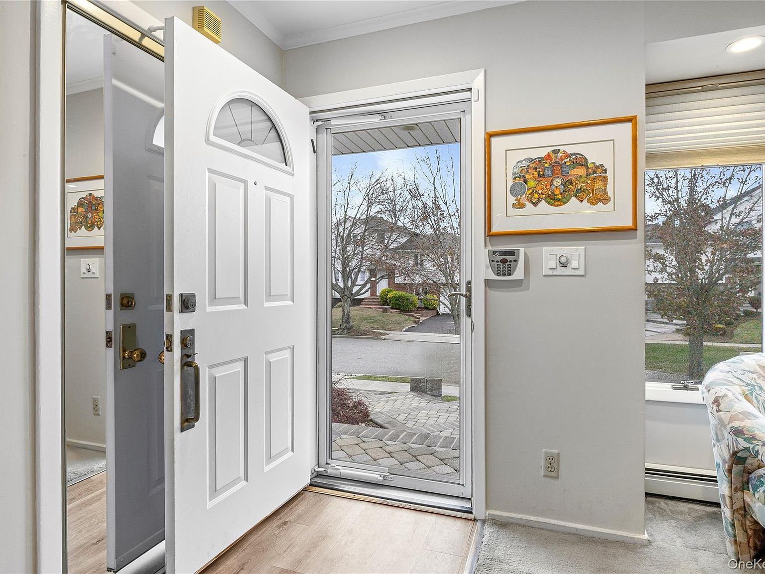 18 Roxbury Ave Plainview, NY 11803 - Thumbnail 3