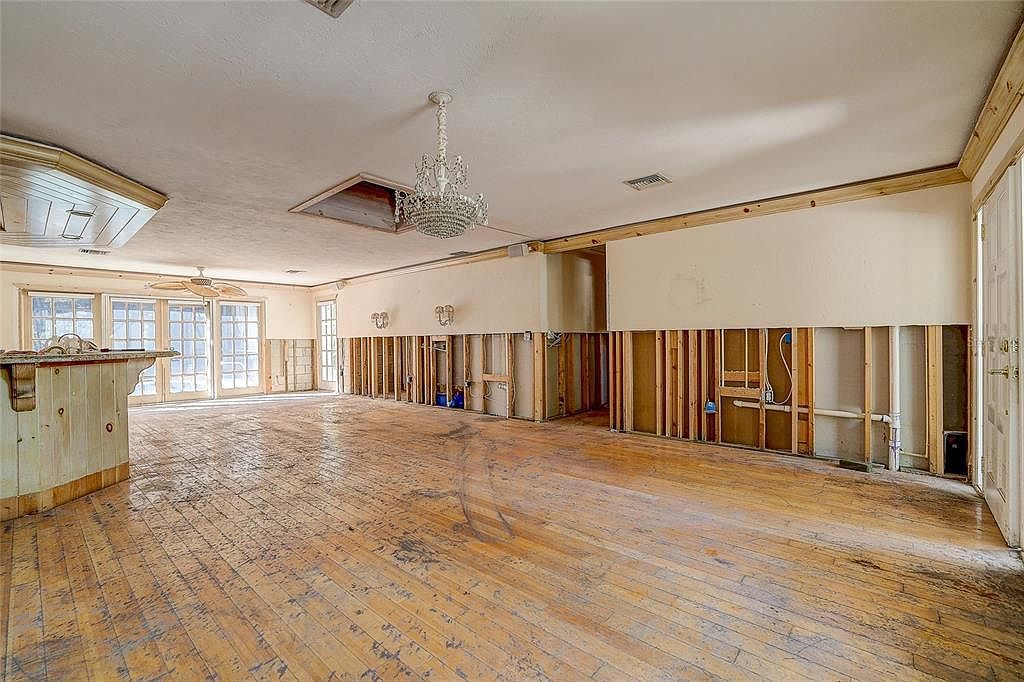 226 Ogden St Sarasota, FL 34242 - Thumbnail 3