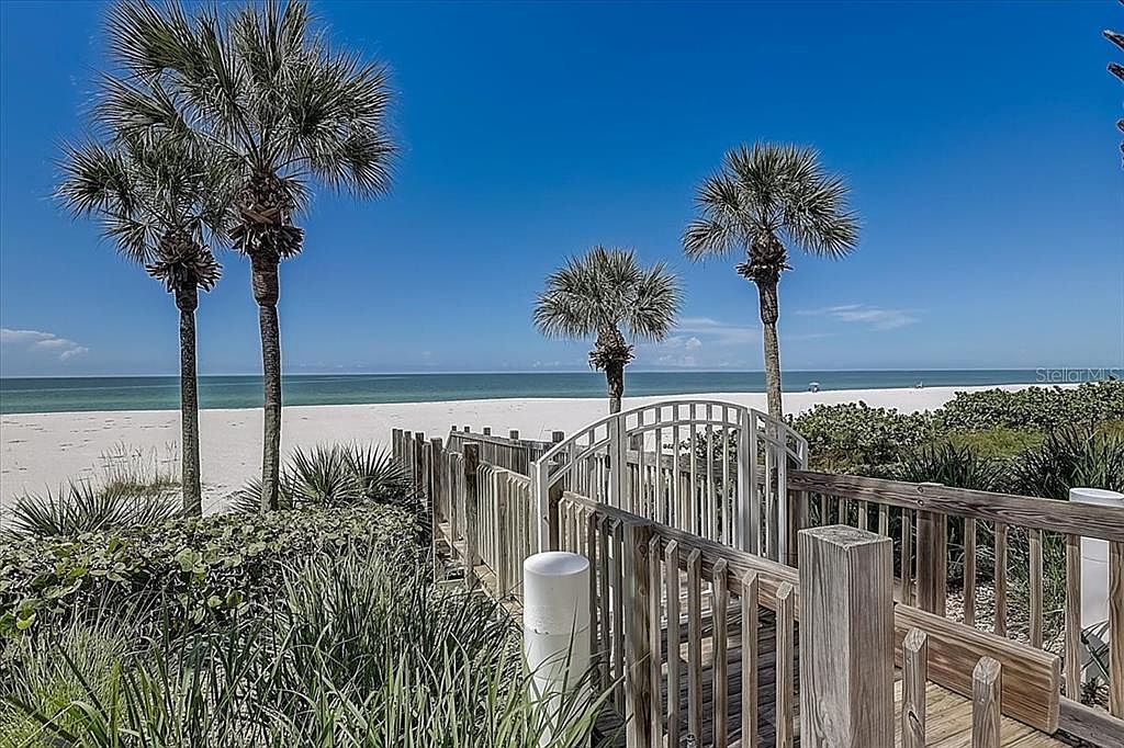 1800 Benjamin Franklin Dr APT A202 Sarasota, FL 34236 - Thumbnail 3