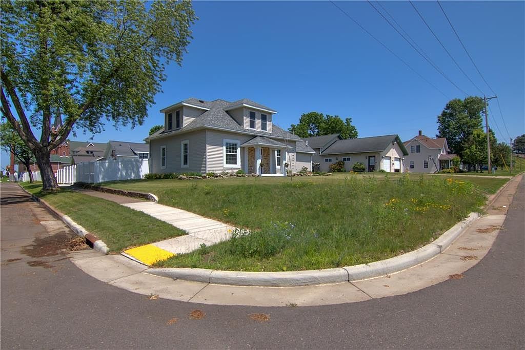 923 19th Ave Bloomer, WI 54724 - Thumbnail 3