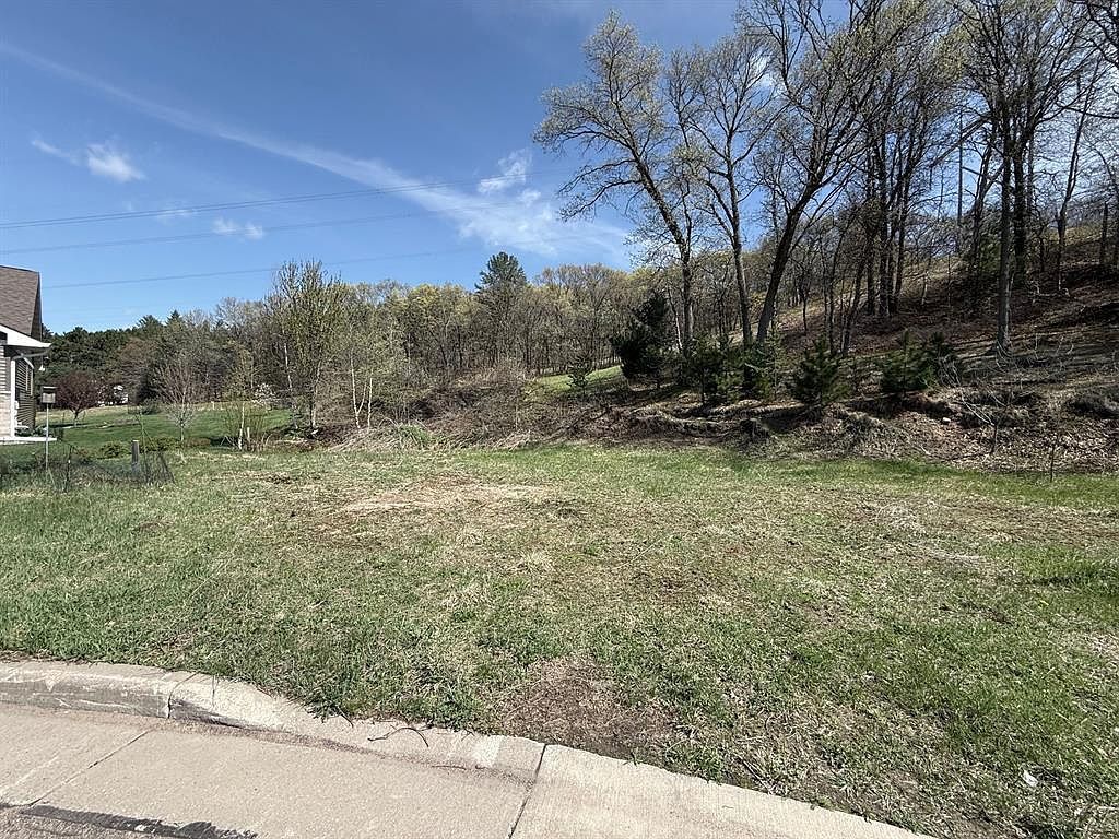 2247 Camden Ct Eau Claire, WI 54703 - Thumbnail 3
