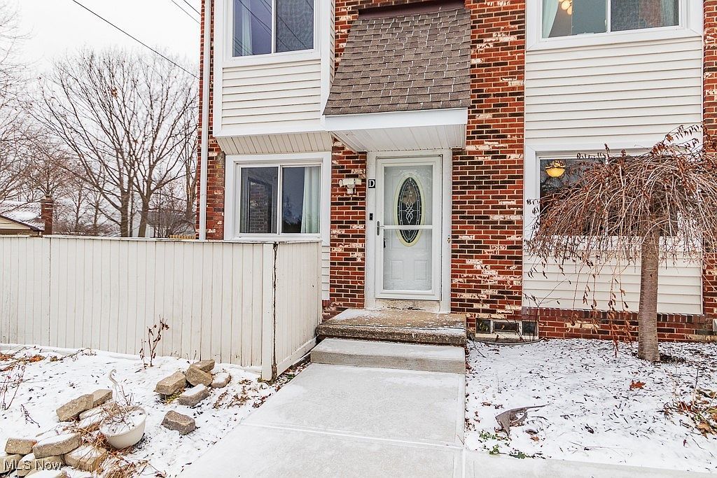 5510 Wildwood Ct APT D Willoughby, OH 44094 - Thumbnail 3