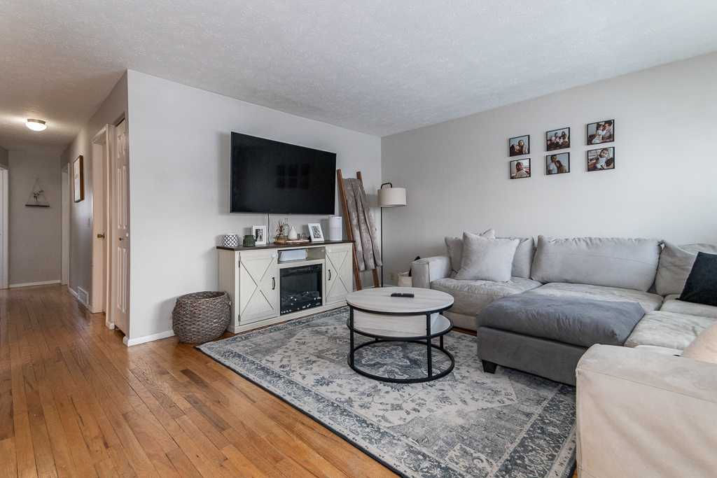 36941 Shoreham Drive, Eastlake, OH, USA, 44095 - Thumbnail 4