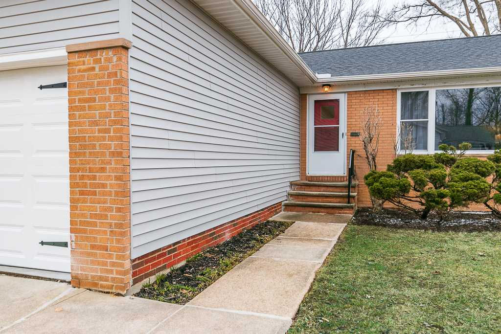 847 Deborah Drive, Willowick, OH, USA, 44095 - Thumbnail 3