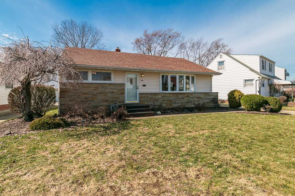 570 Crescent Drive, Willowick, OH, USA, 44095 - Thumbnail 3