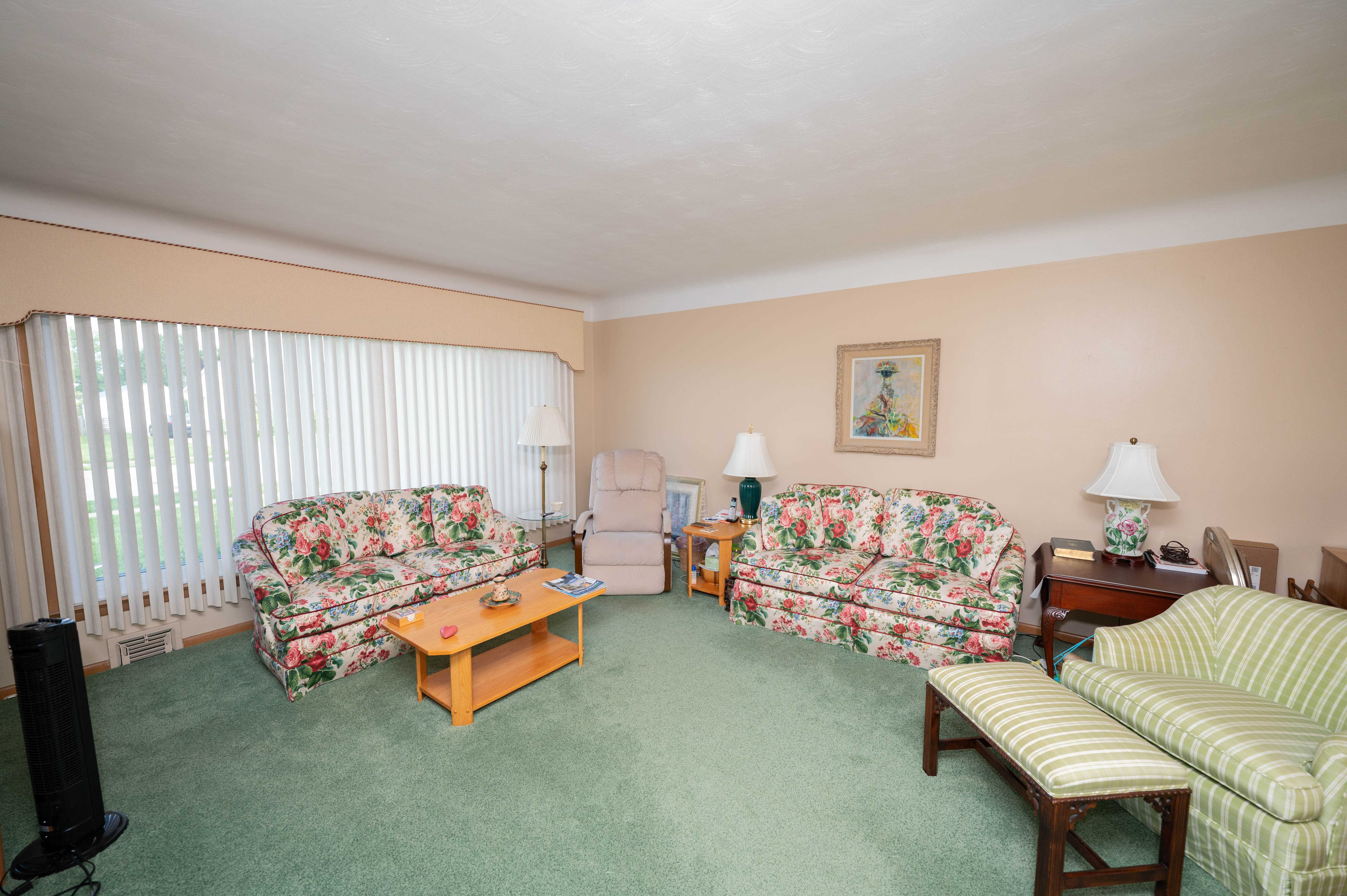 1721 Crestwood Road, Mayfield Heights, OH, USA, 44124 - Thumbnail 5