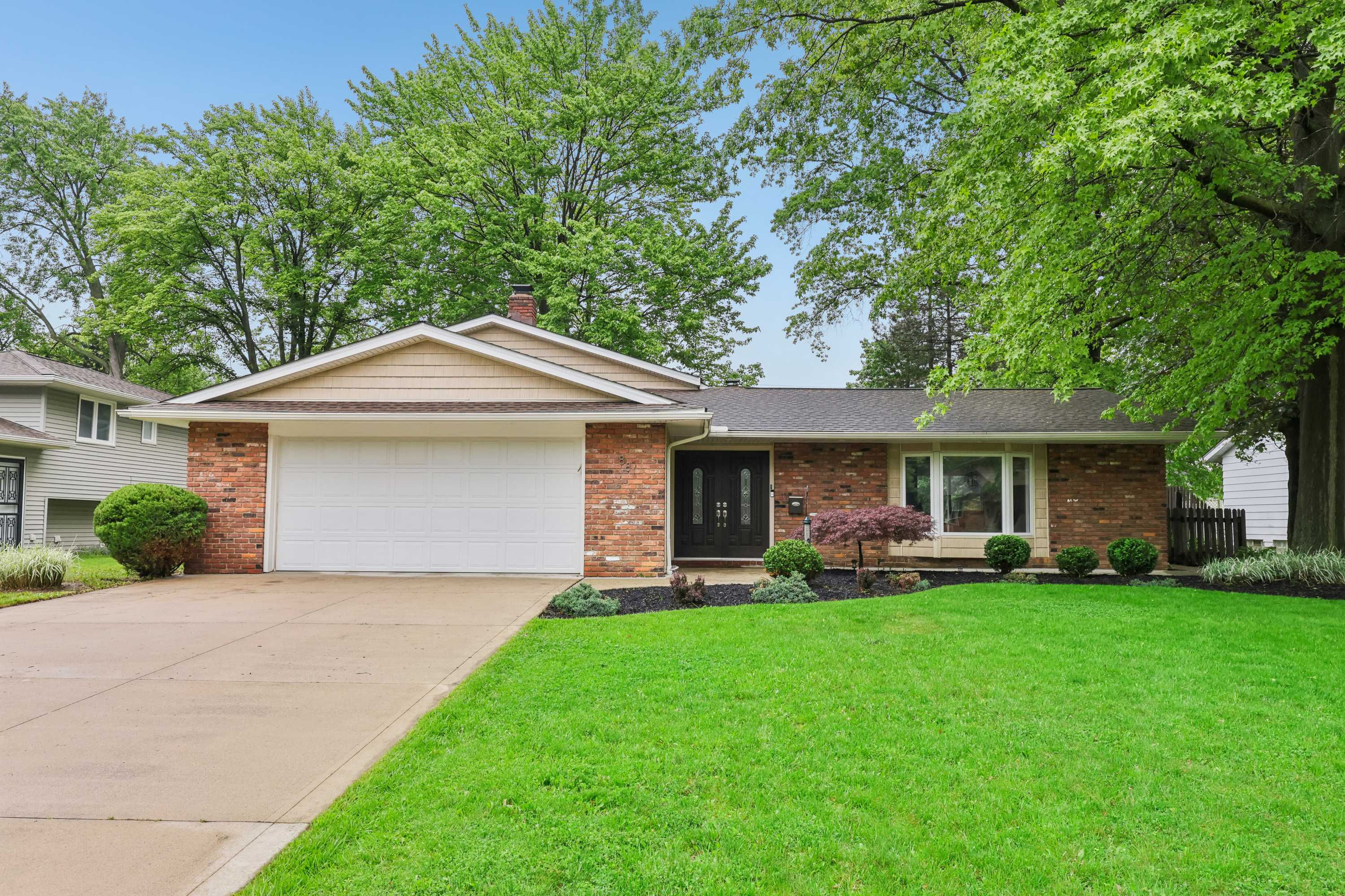 1881 Bromton Drive, Lyndhurst, OH, USA, 44124 - Thumbnail 2