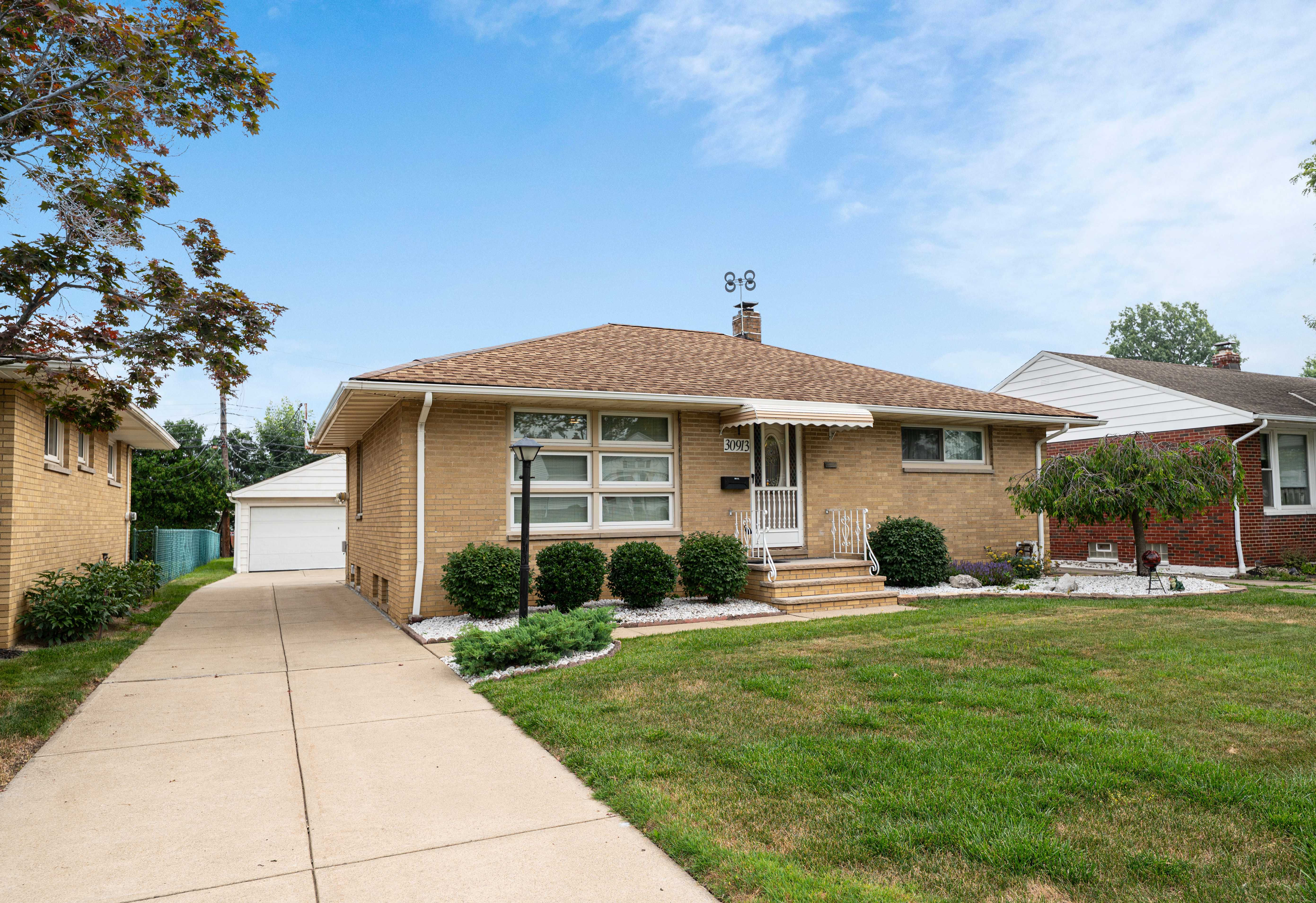 30913 Ronald Drive, Willowick, OH, USA, 44095 - Thumbnail 3