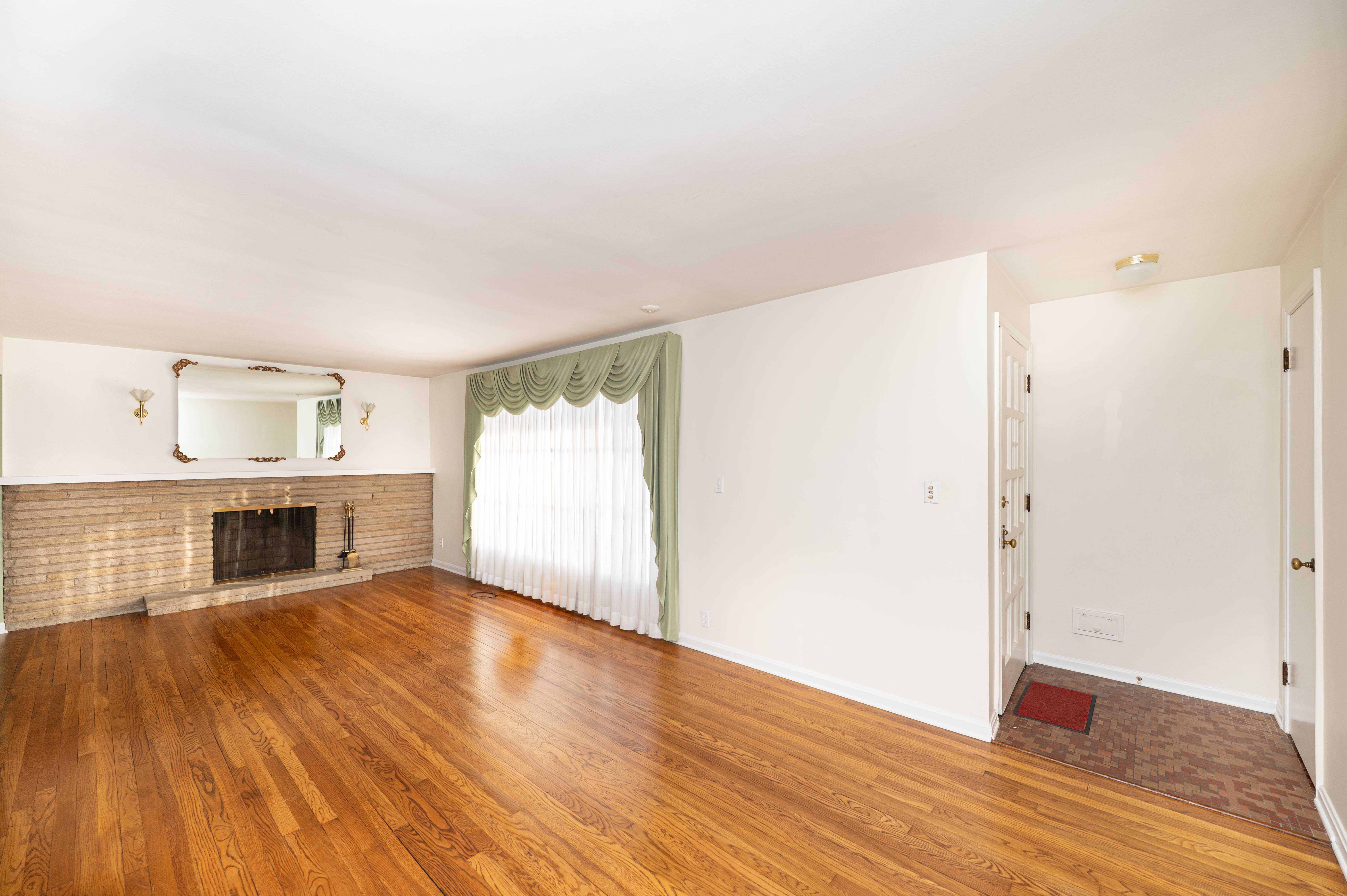 1120 Croyden Road, Lyndhurst, OH, USA, 44124 - Thumbnail 5