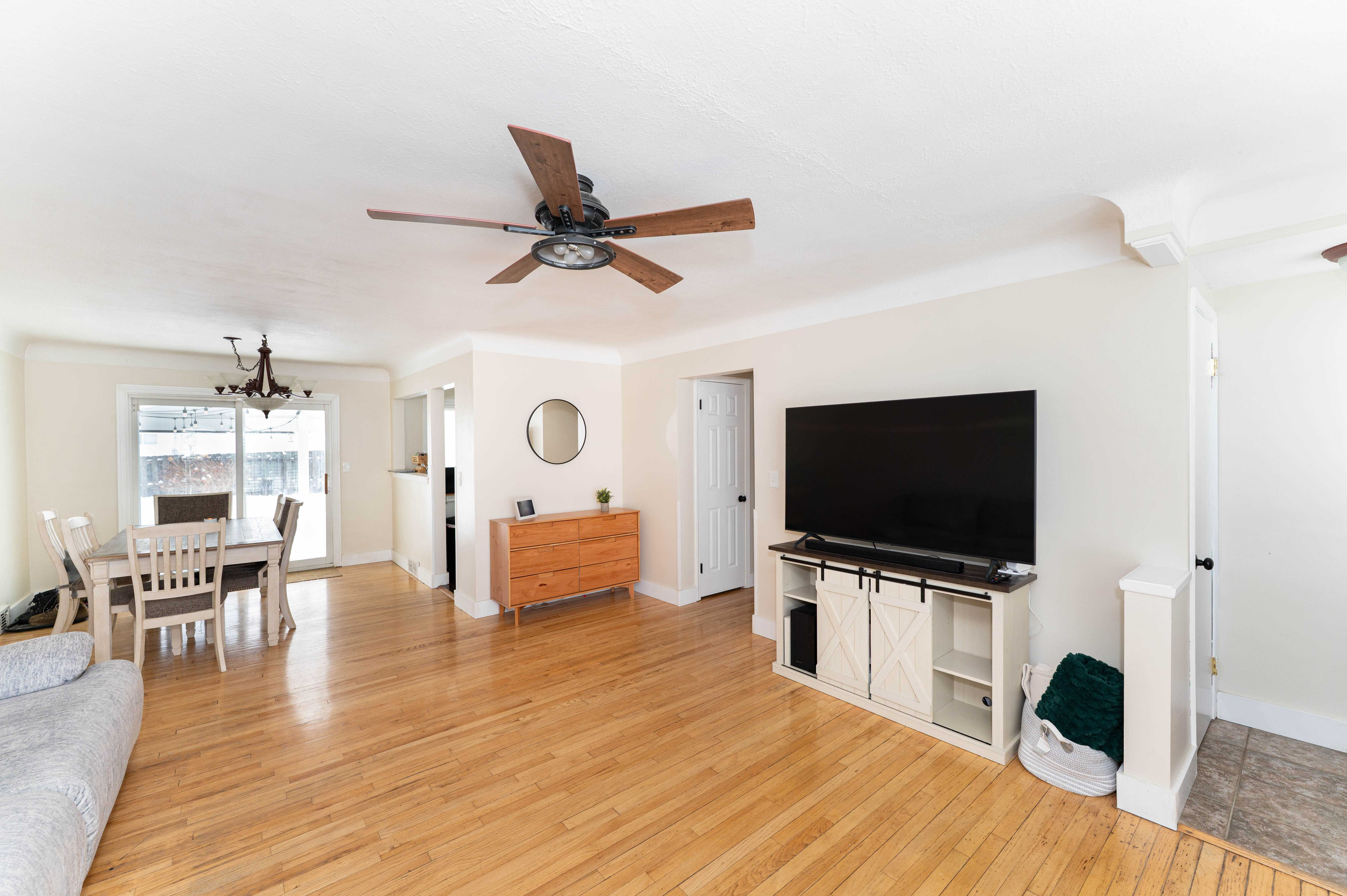 1709 Roselawn Road, Mayfield Heights, OH, USA, 44124 - Thumbnail 4