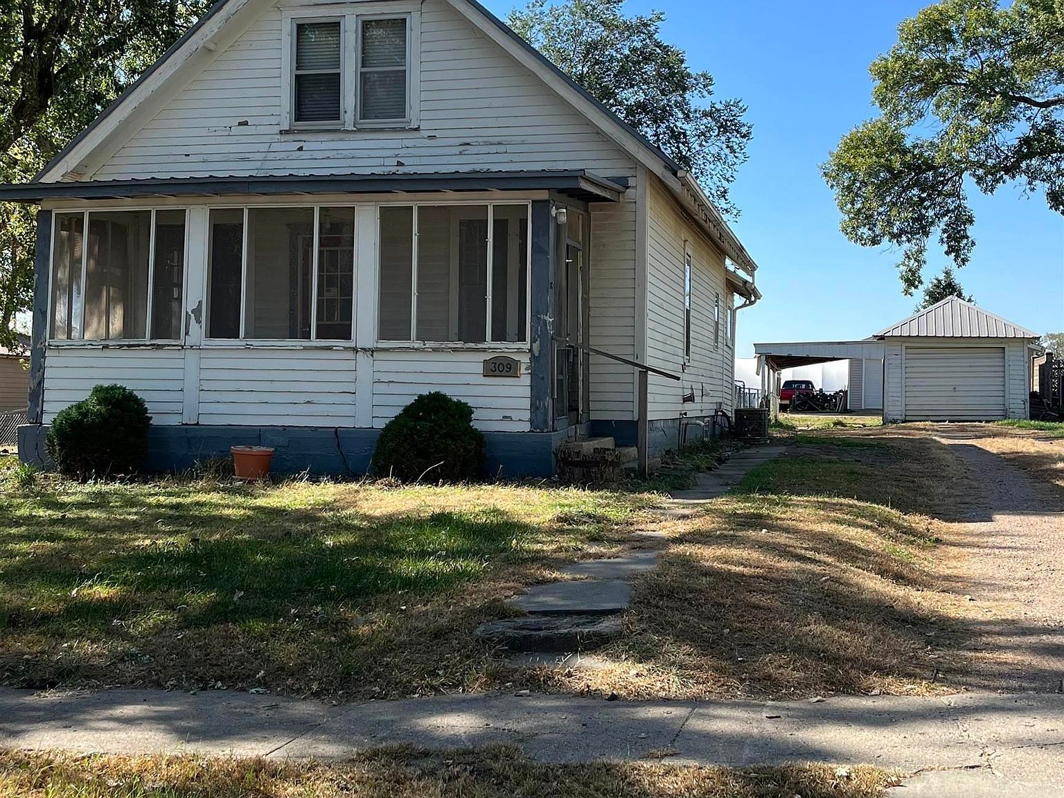 309 S Dakota Ave Irene, SD 57037 - Thumbnail 3