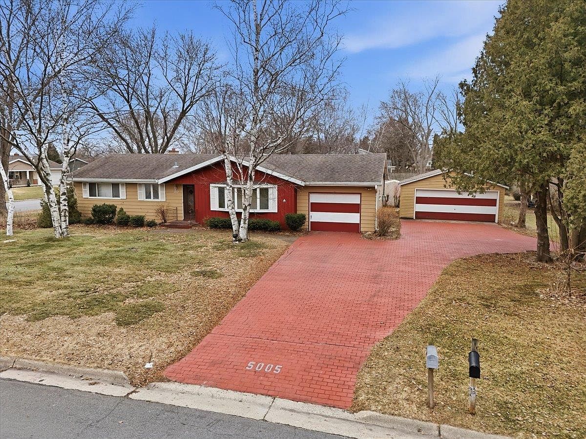 5005 Highland Dr Mc Farland, WI 53558 - Thumbnail 3