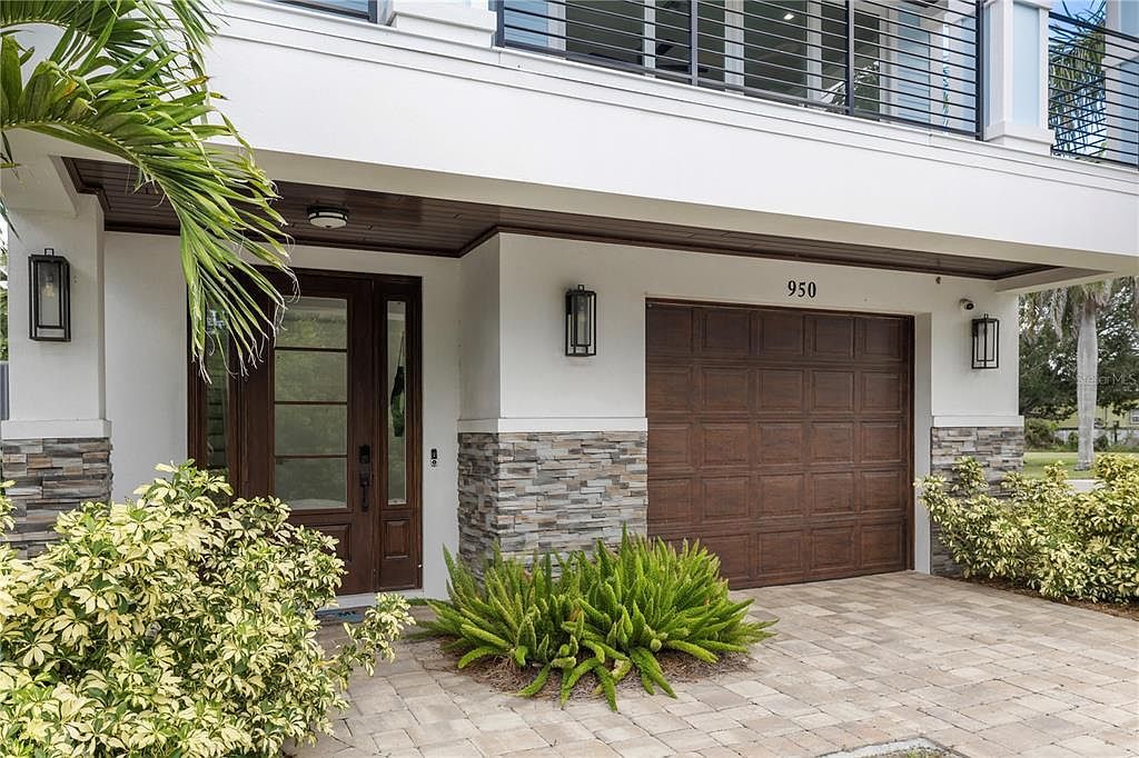 950 W Olympia Ave Punta Gorda, FL 33950 - Thumbnail 3