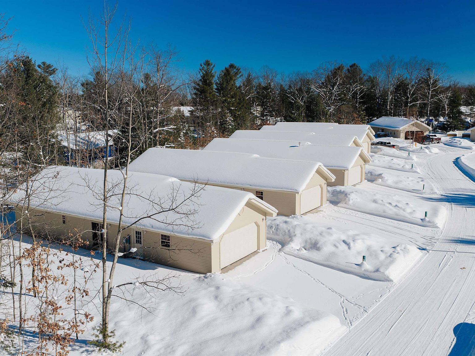 9854 Deer Track Ct #22 Interlochen, MI 49643 - Thumbnail 3