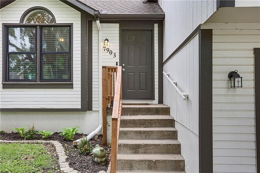 7903 Spring Valley Rd Belton, MO 64012 - Thumbnail 3