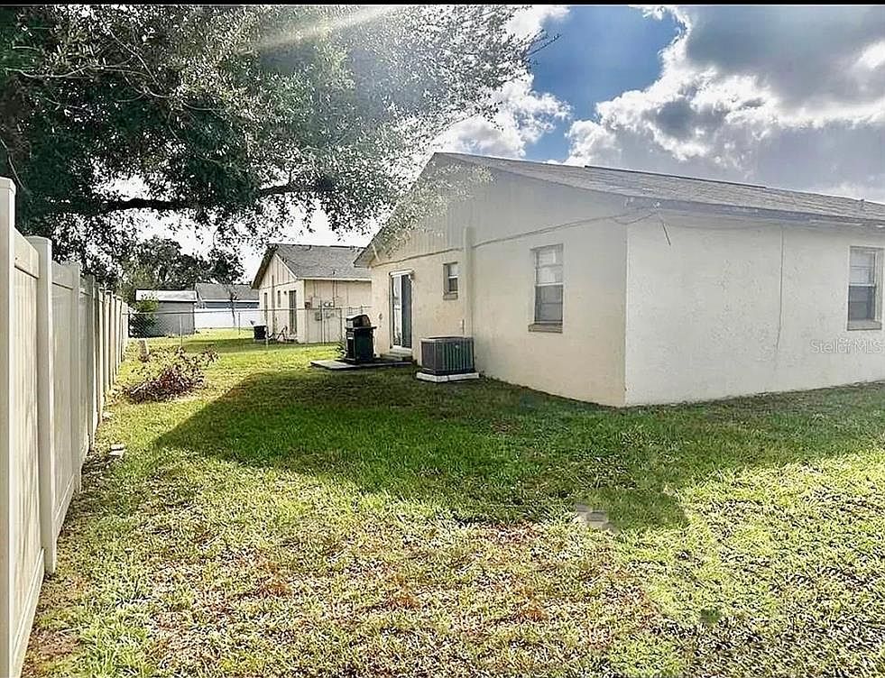 2359/2361 Chestnut Hills Dr Lakeland, FL 33805 - Thumbnail 3