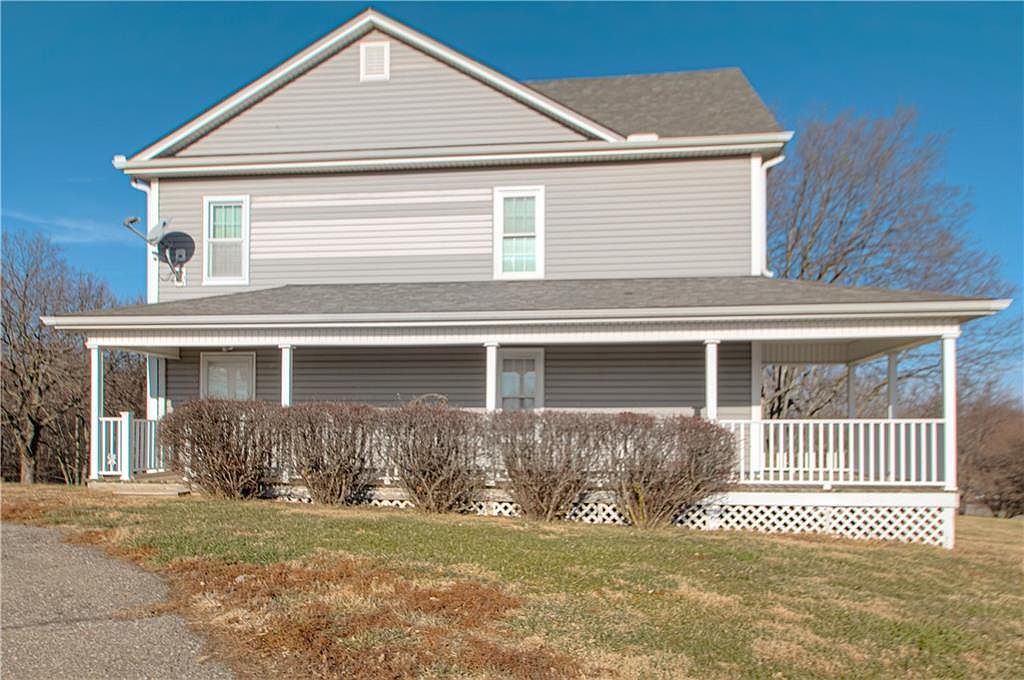 1261 SE Mill St Dearborn, MO 64439 - Thumbnail 3