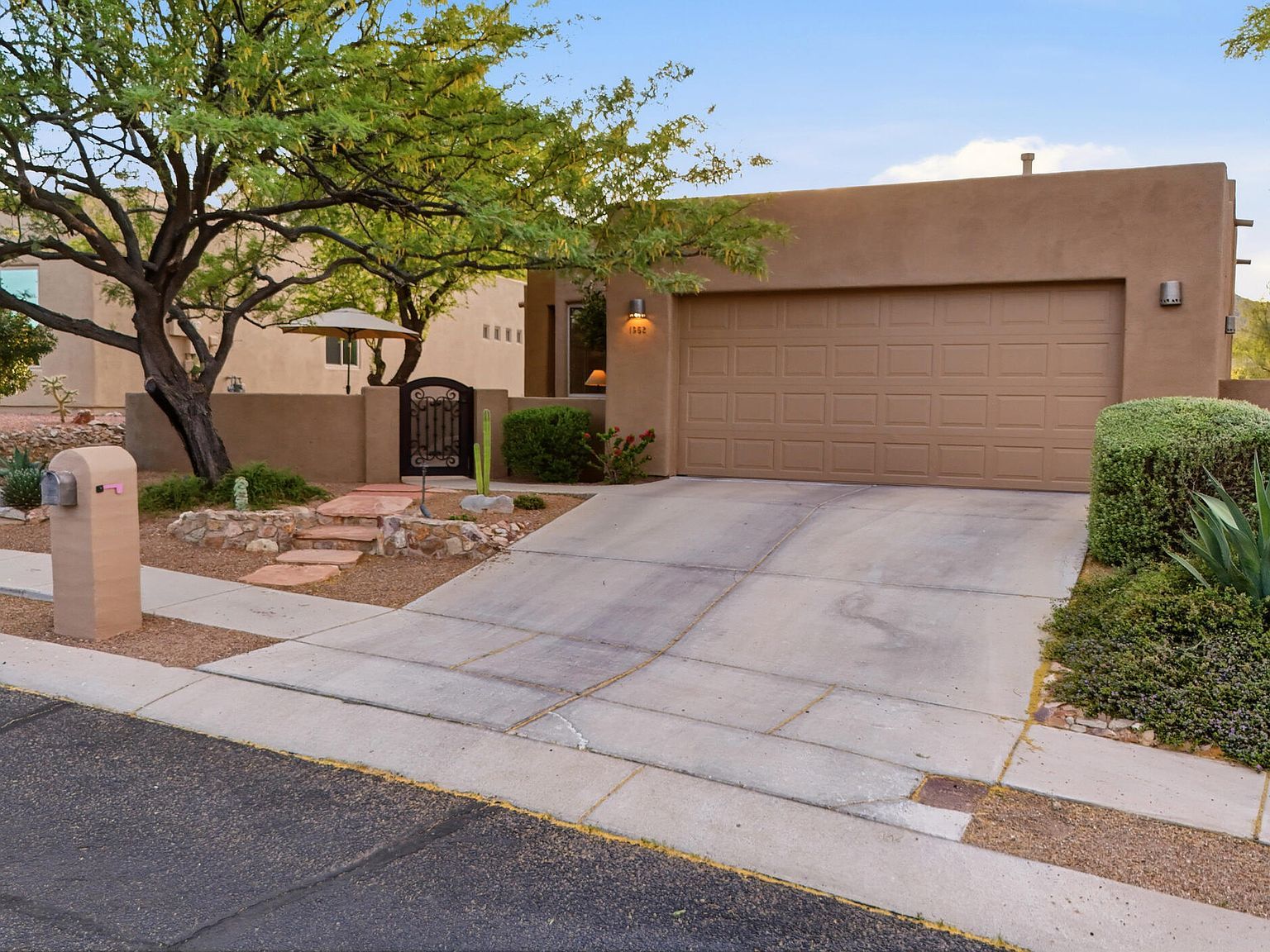 1362 S Lost Starr Dr Tucson, AZ 85745 - Thumbnail 3
