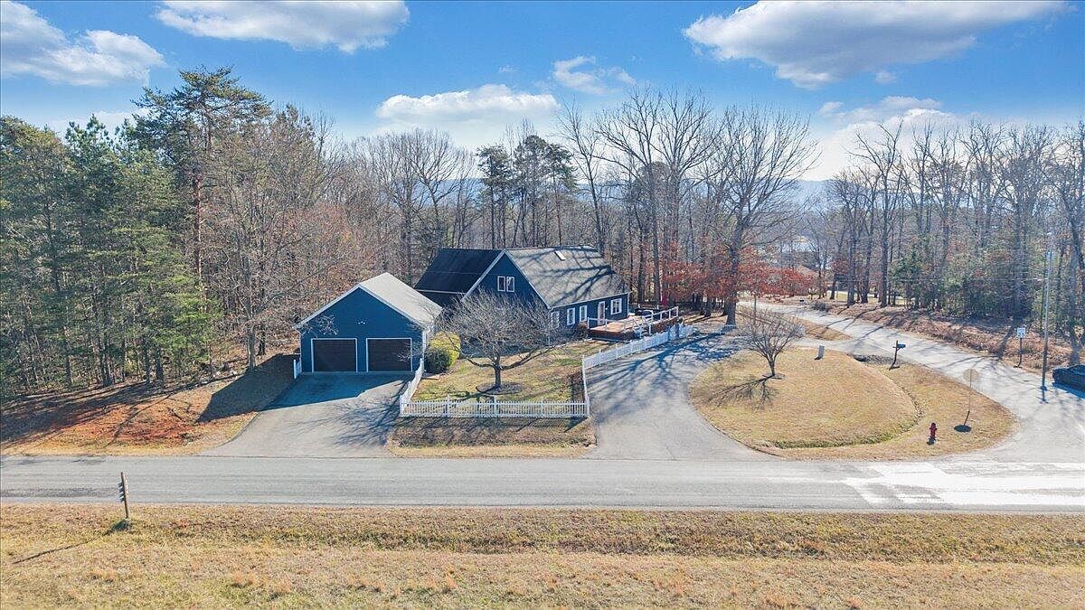 100 Sandpiper Dr Huddleston, VA 24104 - Thumbnail 3