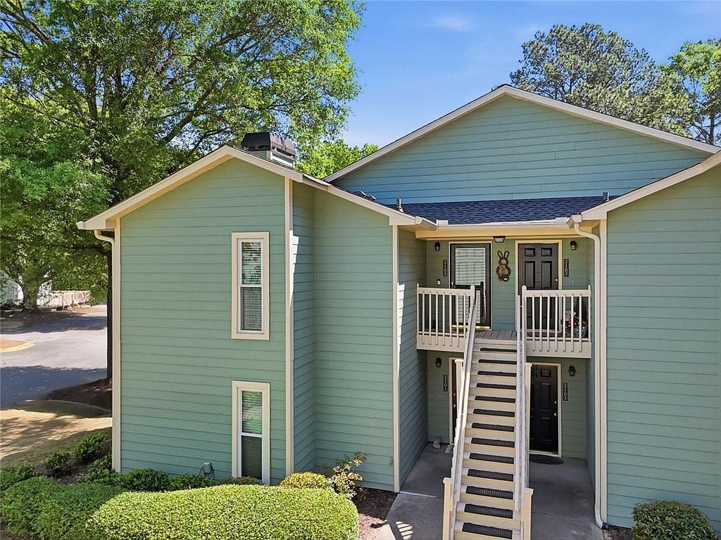 2105 Canyon Point Cir Roswell, GA 30076 - Thumbnail 3