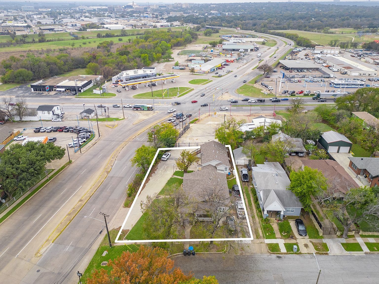 1301 Grand Ave Fort Worth, TX 76164 - Thumbnail 3