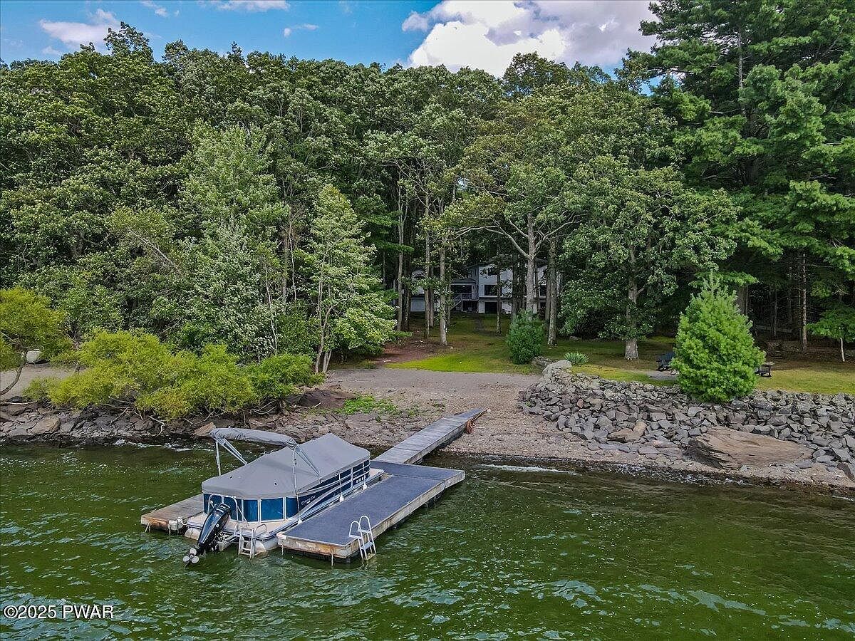 126 N Colony Cove Rd Tafton, PA 18464 - Thumbnail 3