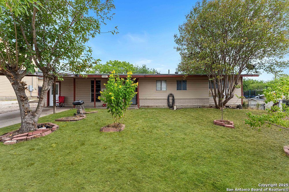 3250 Bob Billa St San Antonio, TX 78223 - Thumbnail 3