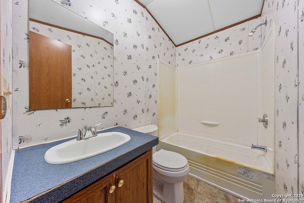 499 Private Road 180 Helotes, TX 78023 - Thumbnail 3