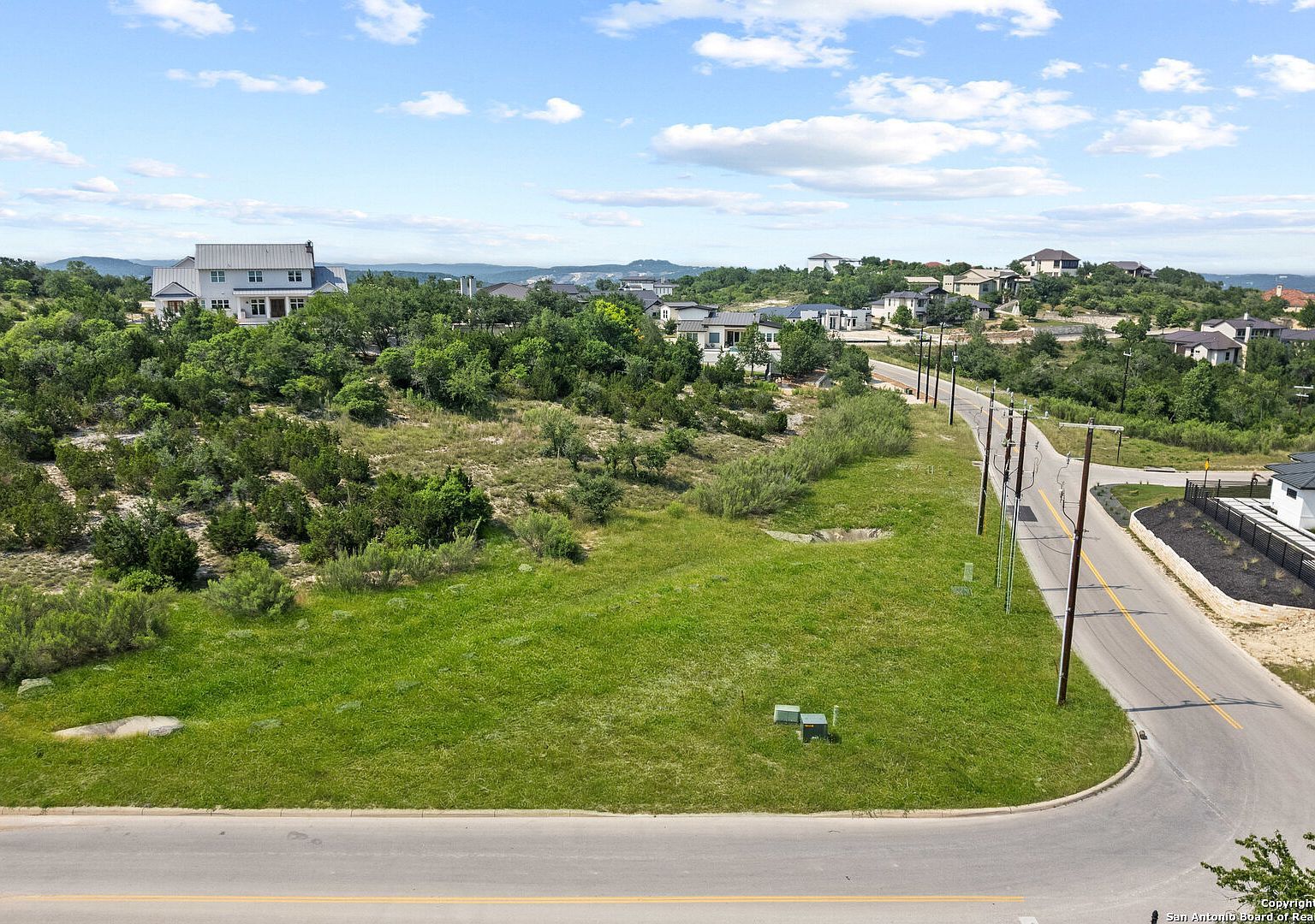 23315 Edens Cyn #3 San Antonio, TX 78255 - Thumbnail 3